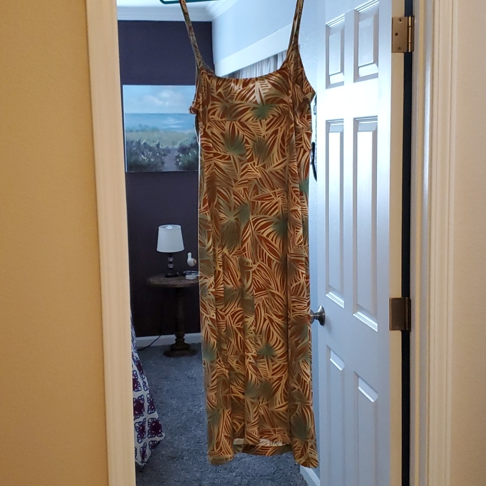 Dress - Picture 2 of 2